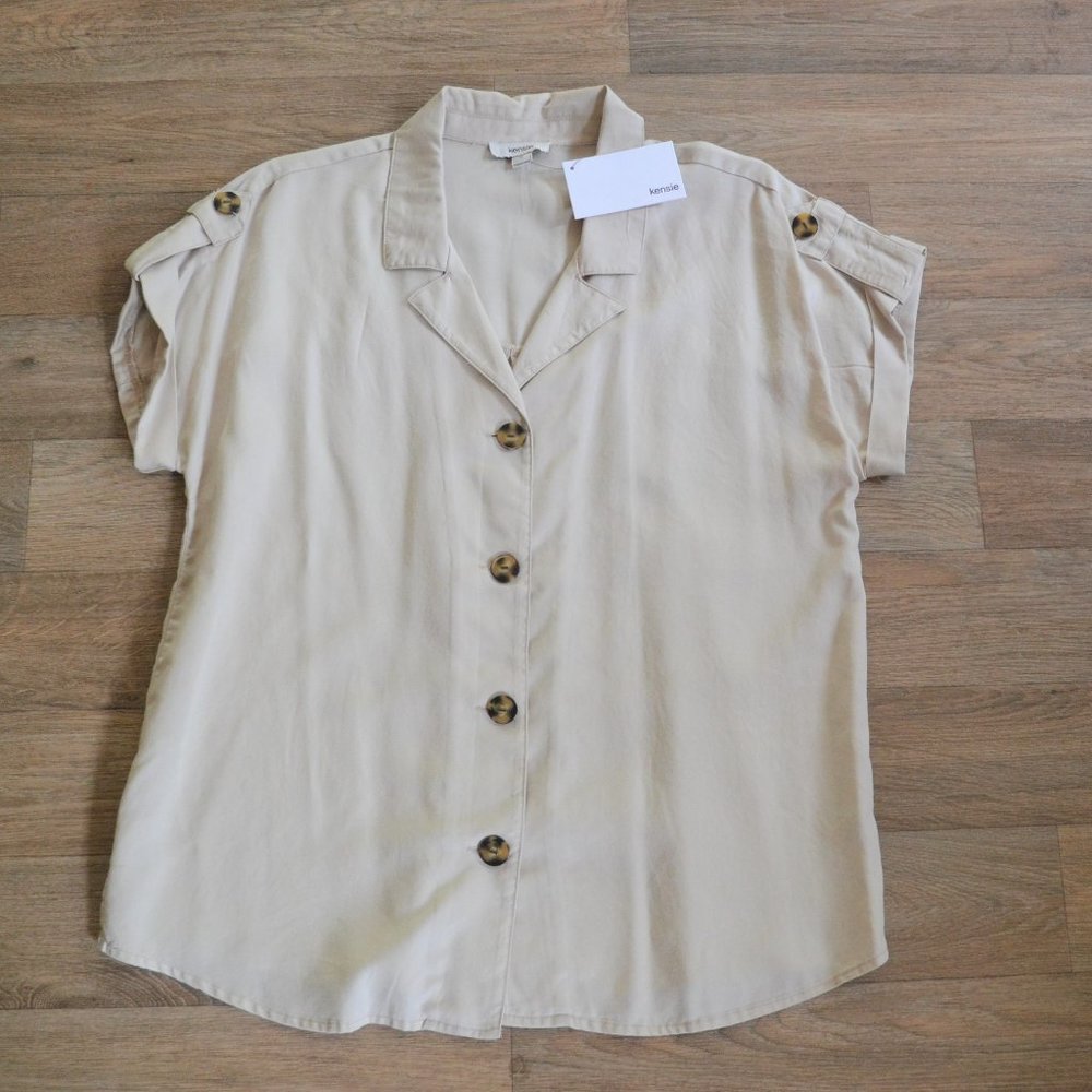 NWT Kensie Beige Cream Button Up Front Flowy Cap Sleeve Size Small